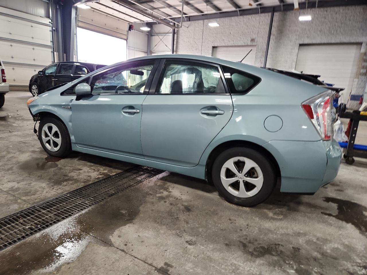 2014 Toyota Prius - Фото 2