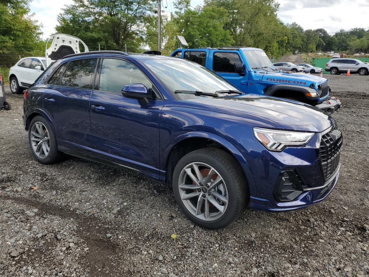 2025 Audi Q3 Premium S Line 45 - Фото 4