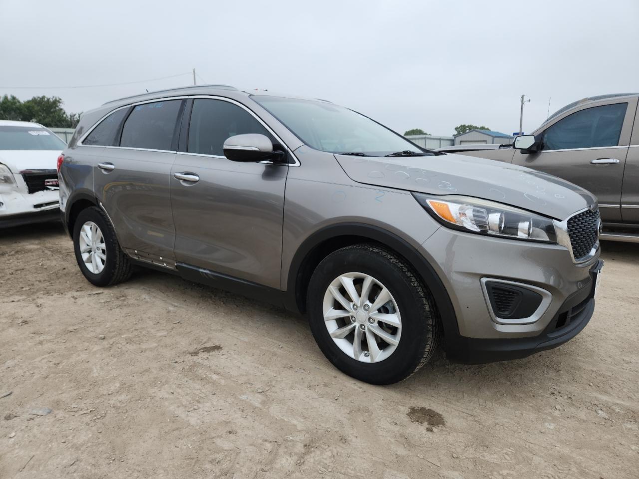 2017 Kia Sorento Lx - Image 4