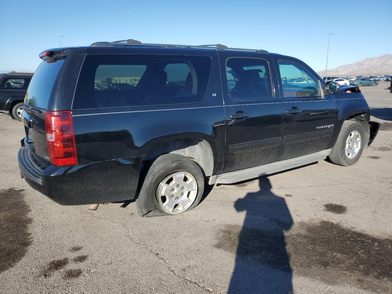2012 Chevrolet Suburban C1500 Lt - Image 3