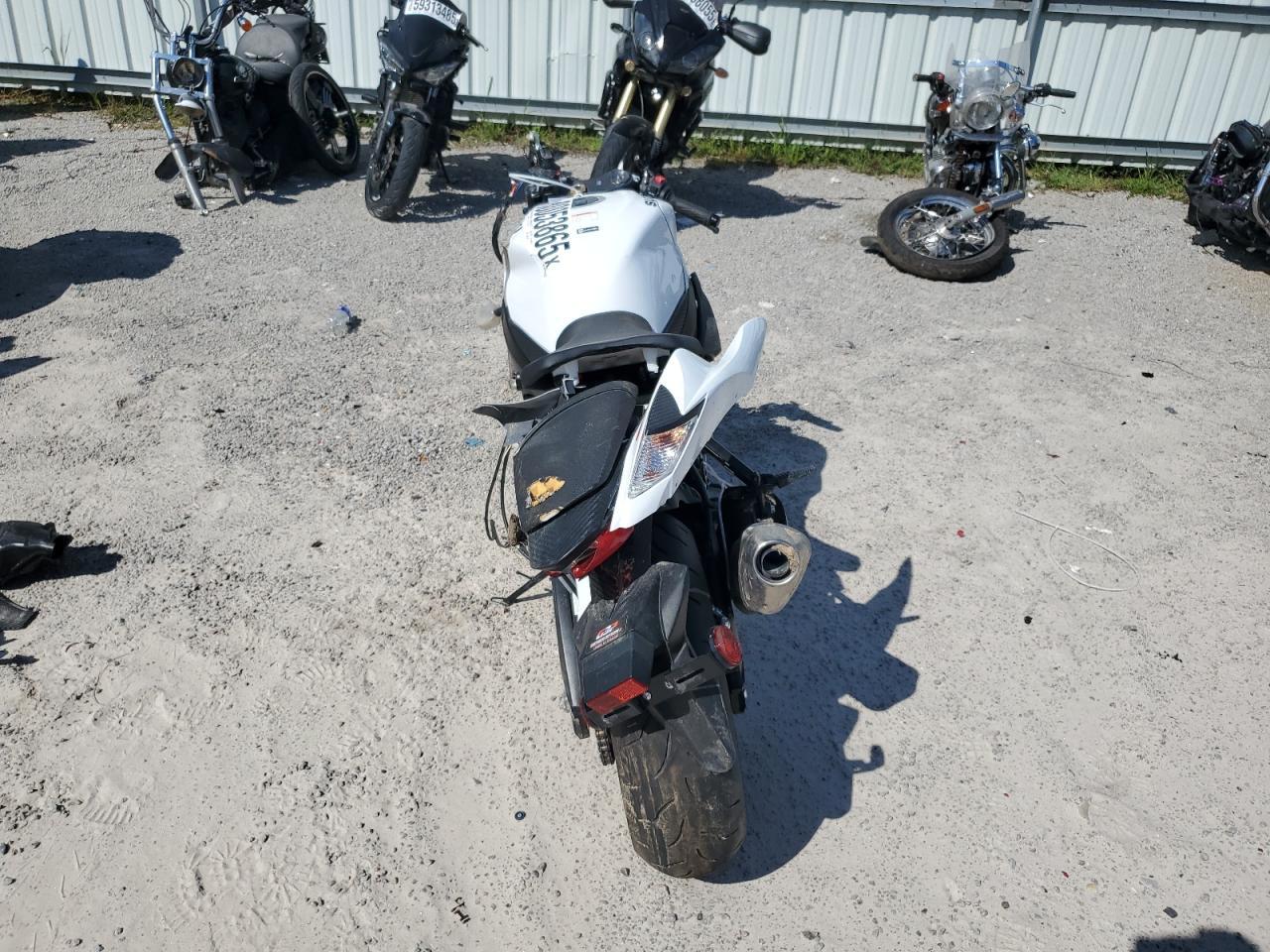 2025 Suzuki Gsx-R600 - Фото 4