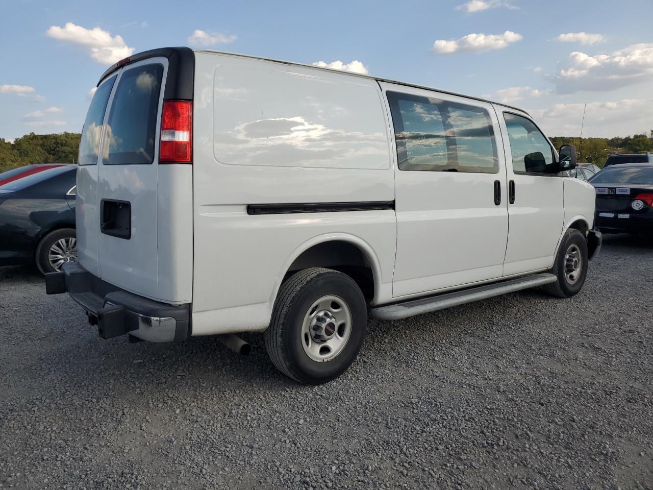 2019 GMC Savana G2500 - Фото 3