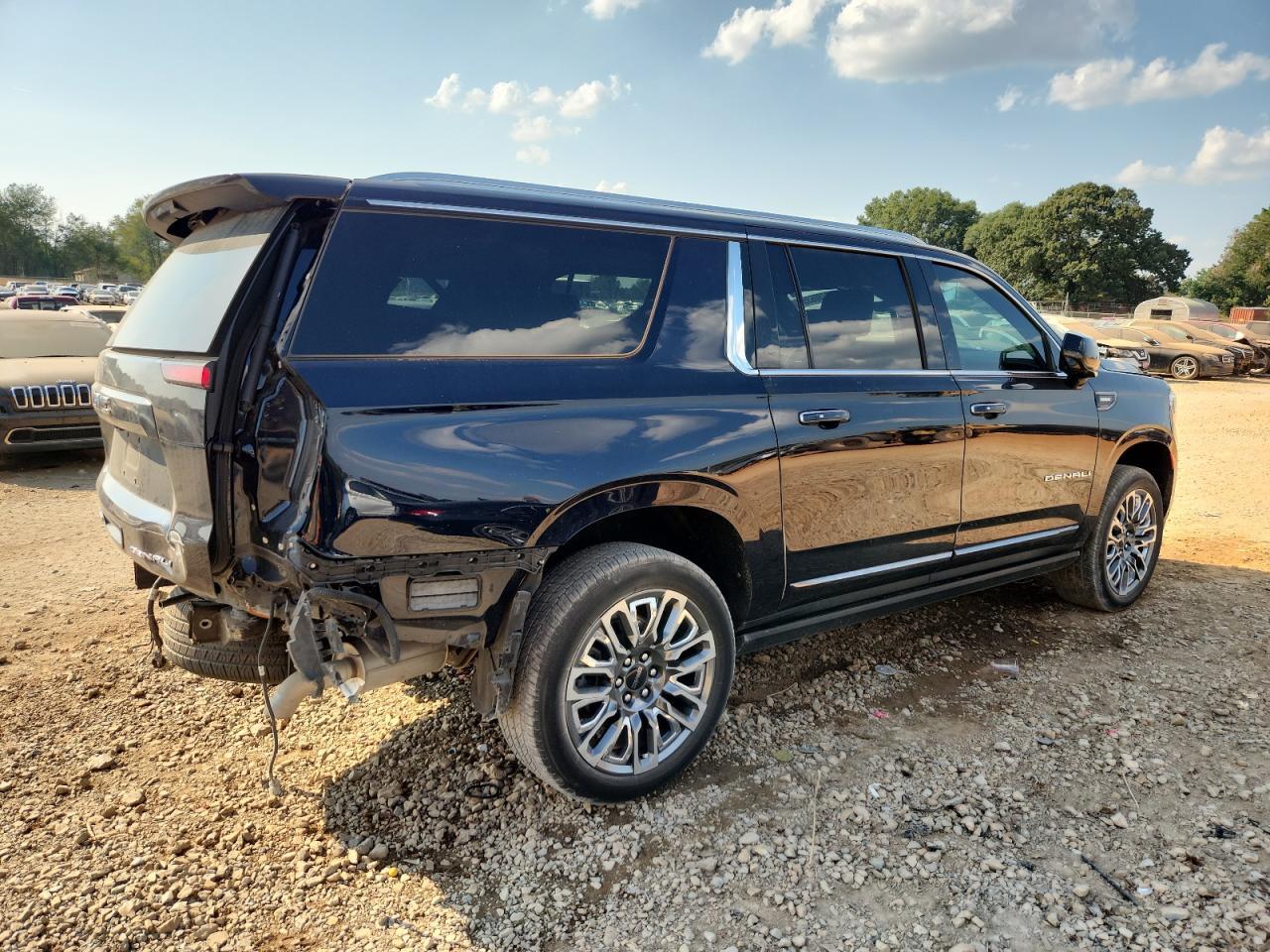 2024 GMC Yukon Xl Denali Ultimate - Фото 3