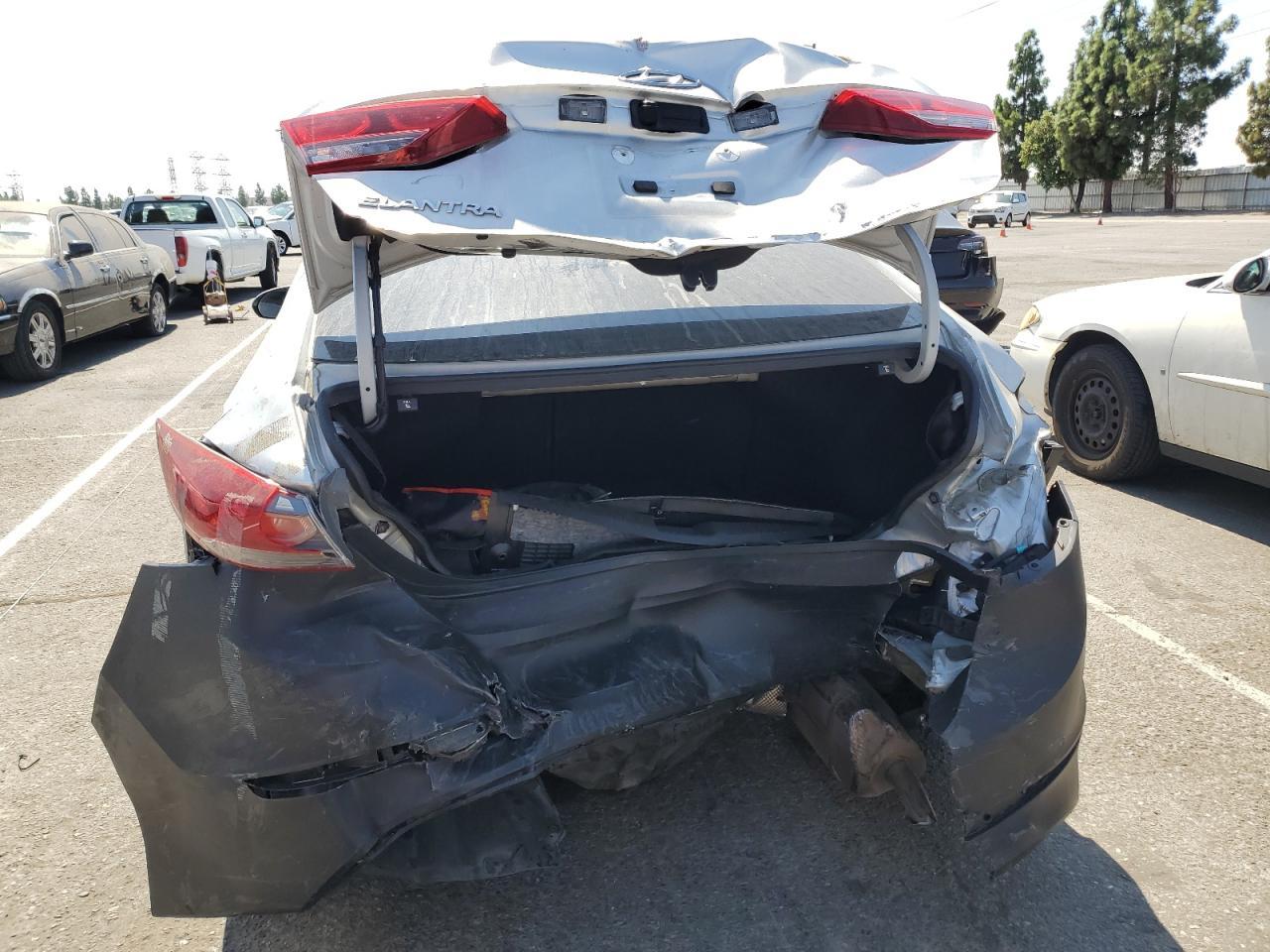 2018 Hyundai Elantra Sel - Фото 6
