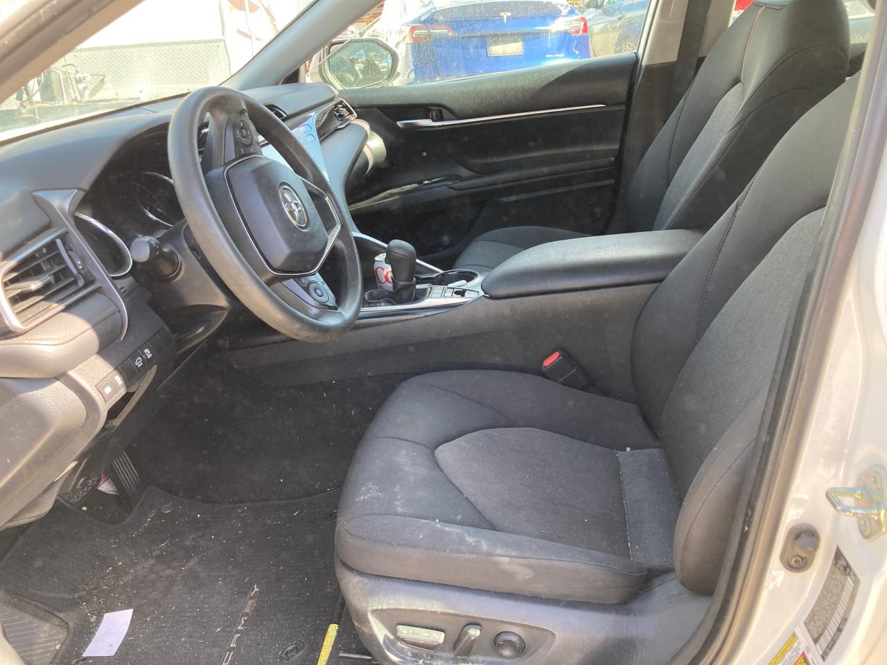 2020 Toyota Camry Le - Фото 7