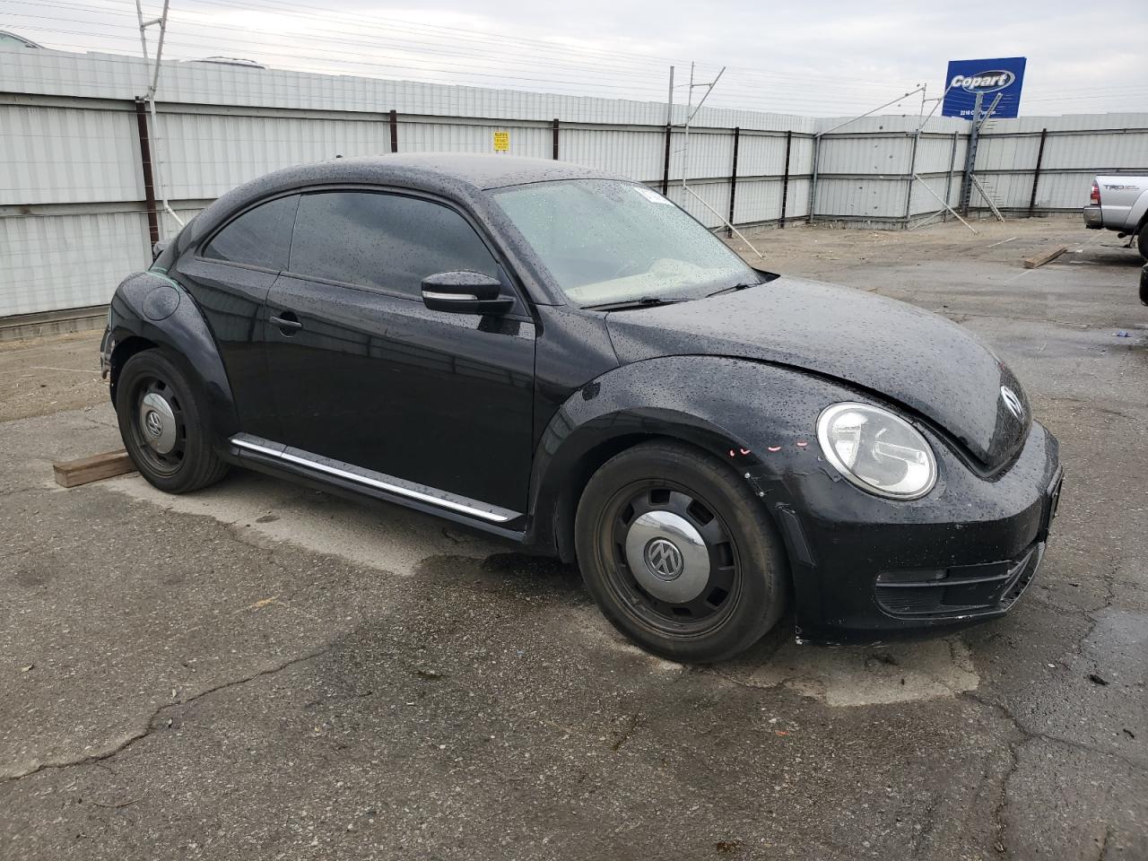 2016 Volkswagen Beetle Se - Фото 4