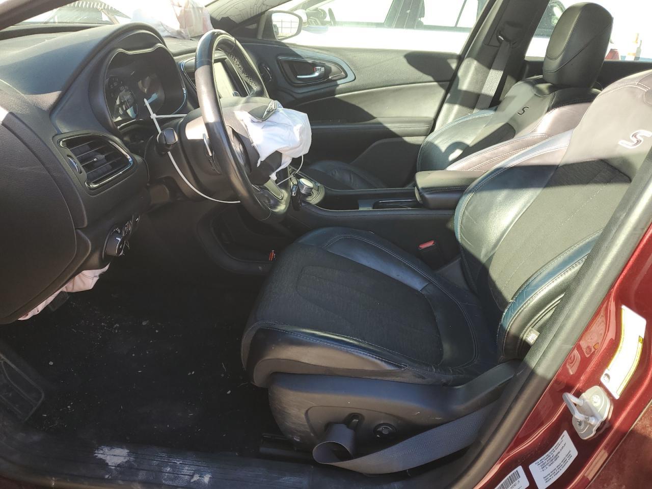 2015 Chrysler 200 S - Image 7