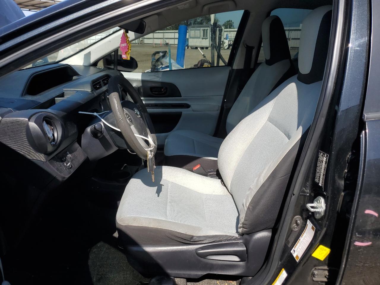 2013 Toyota Prius C - Image 7