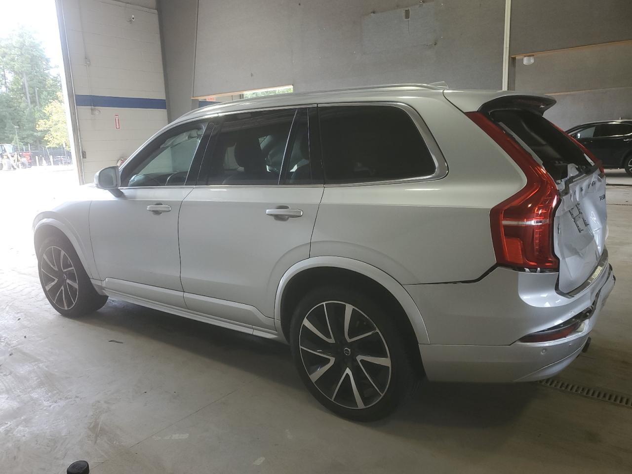 2022 Volvo Xc90 T6 Momentum - Фото 2