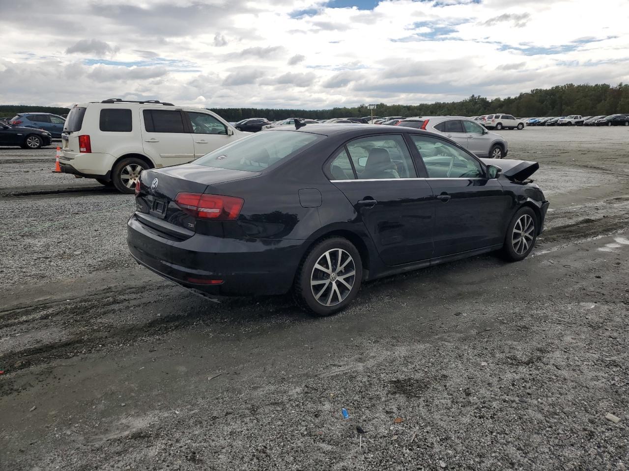 2017 Volkswagen Jetta Se - Image 3