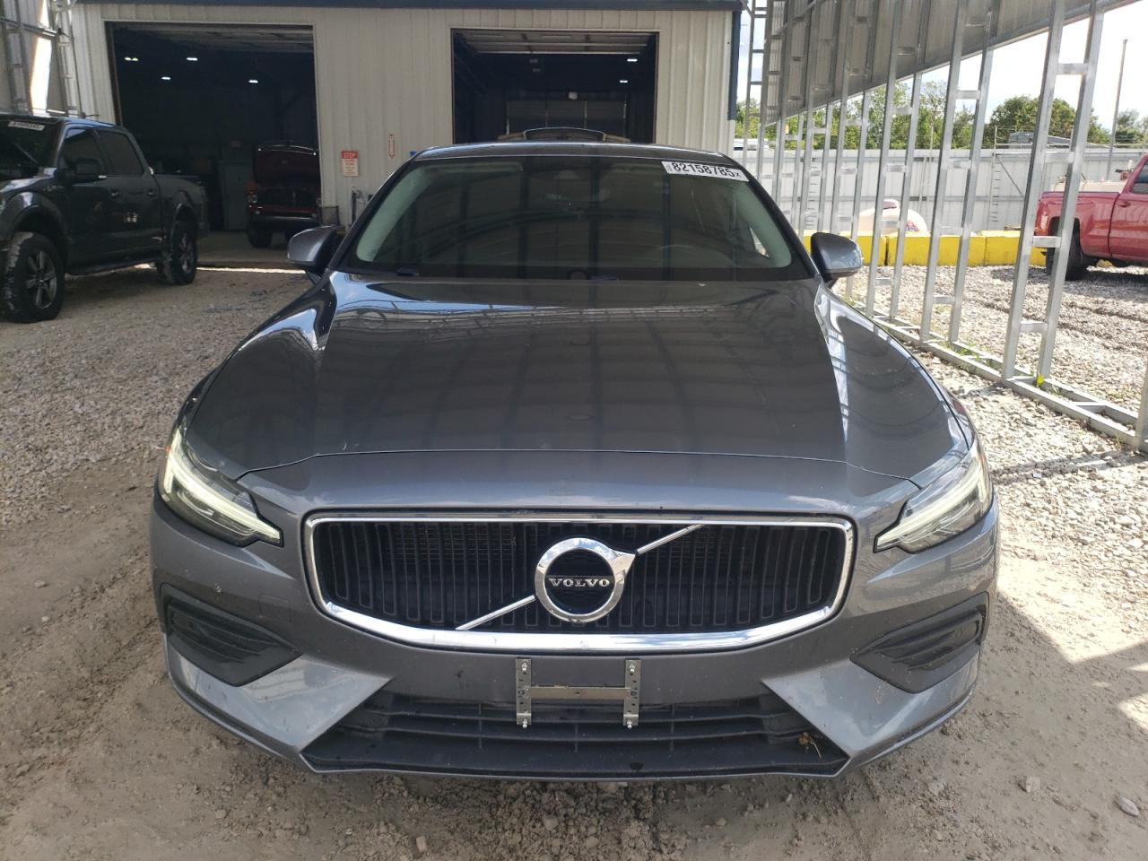 2019 Volvo S60 T5 Momentum - Фото 5