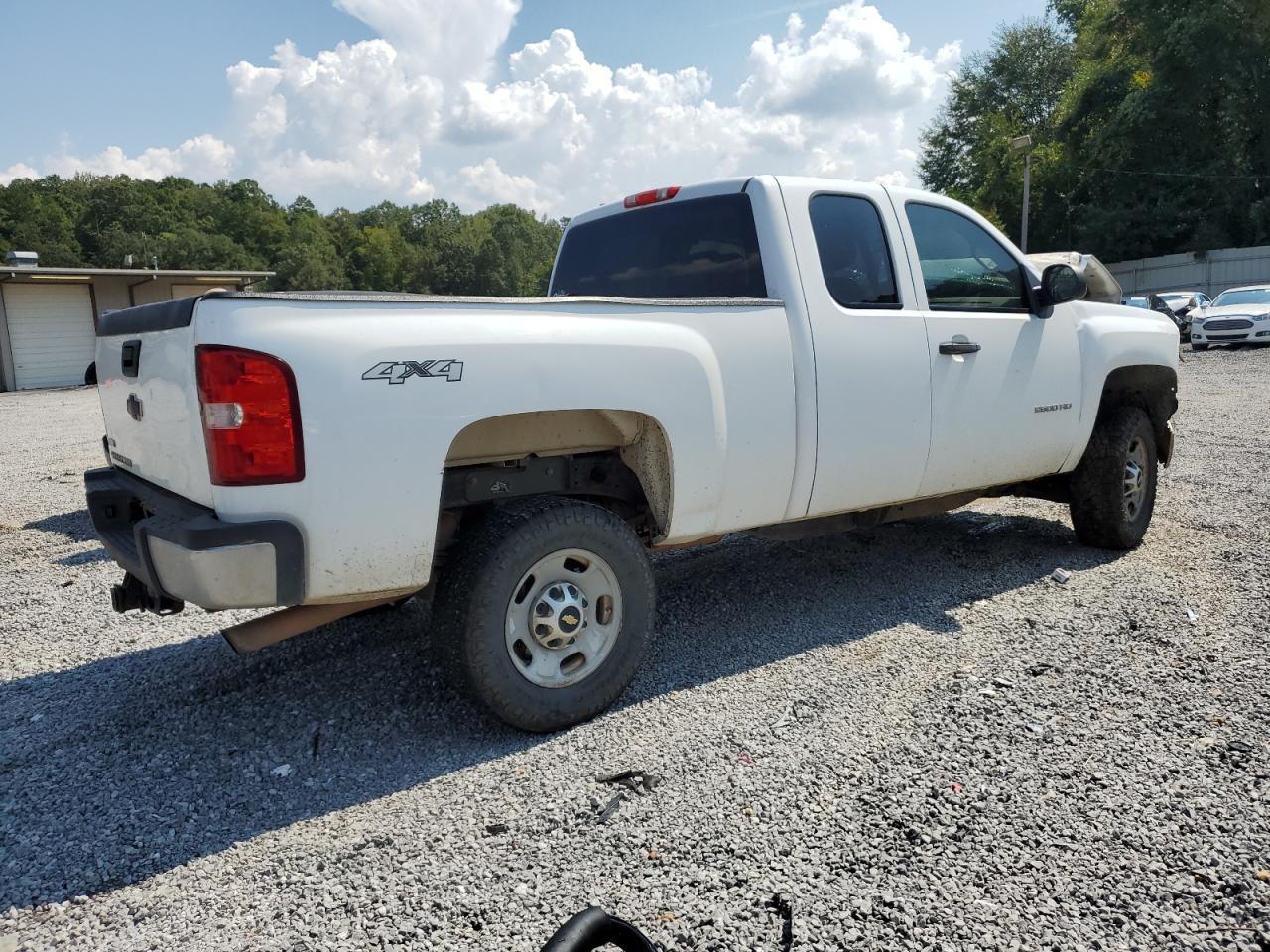 2011 Chevrolet Silverado K2500 Heavy Duty - Фото 3