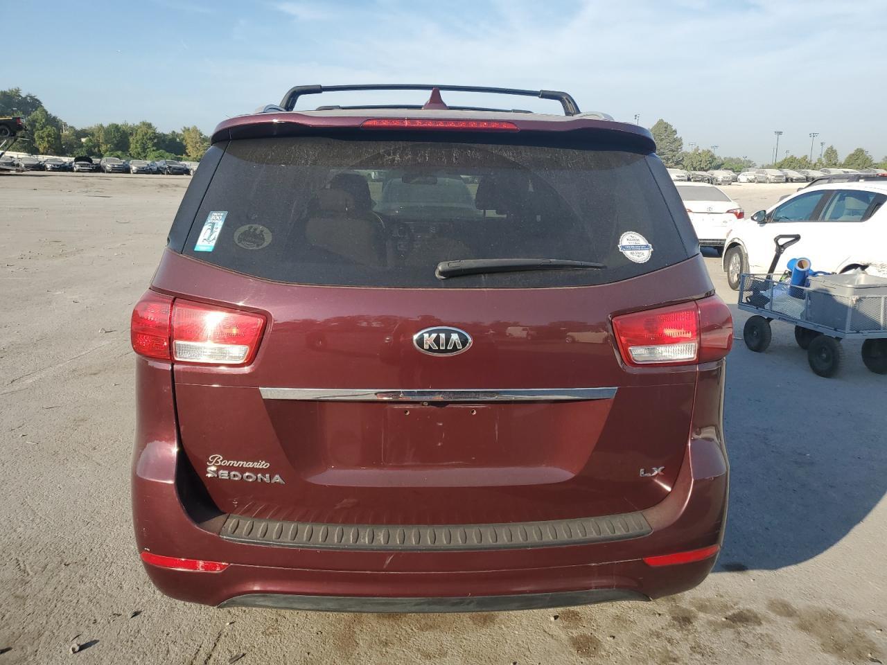 2015 Kia Sedona Lx - Image 6