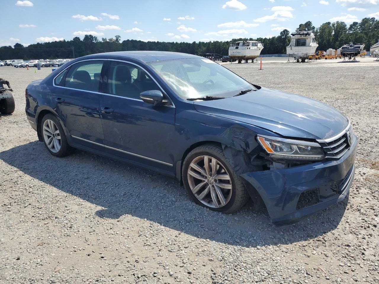 2018 Volkswagen Passat Sel Premium - Image 4