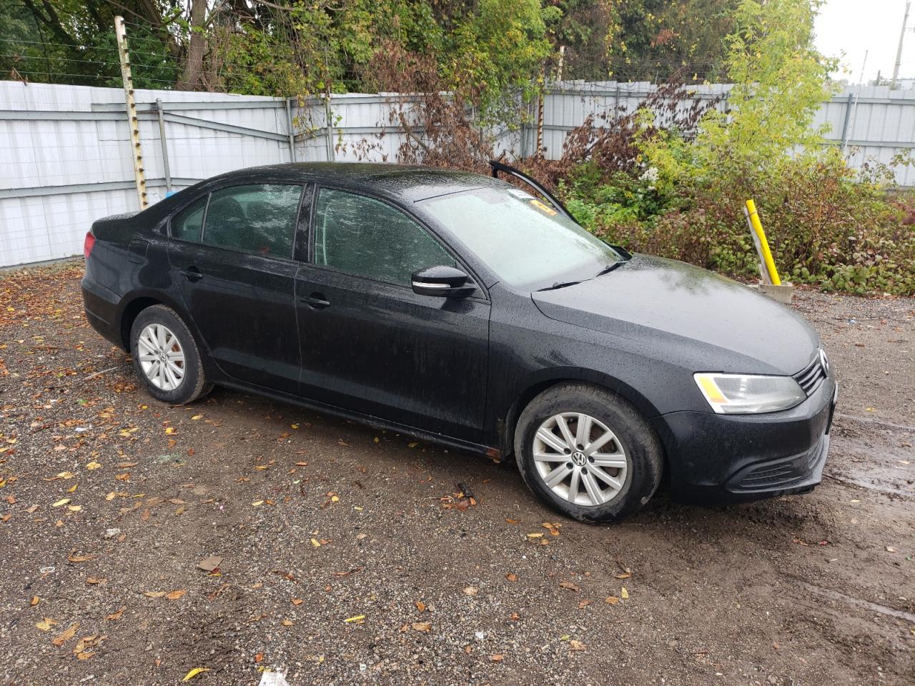 2011 Volkswagen Jetta - Image 4