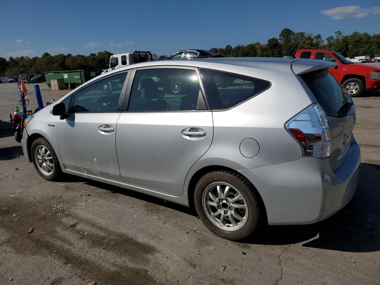 2014 Toyota Prius V - Фото 2
