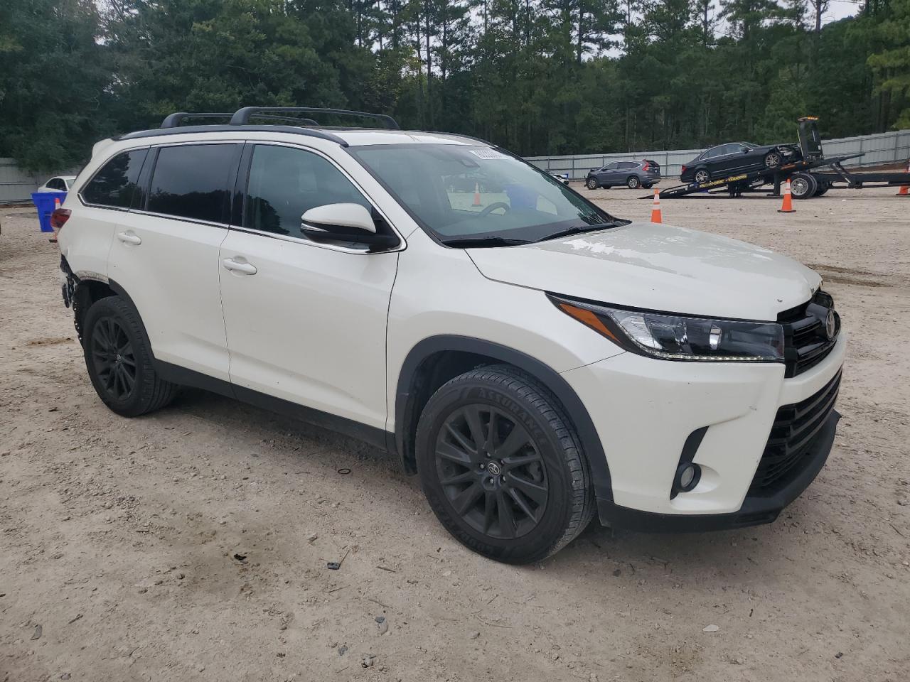 2019 Toyota Highlander Se - Image 4