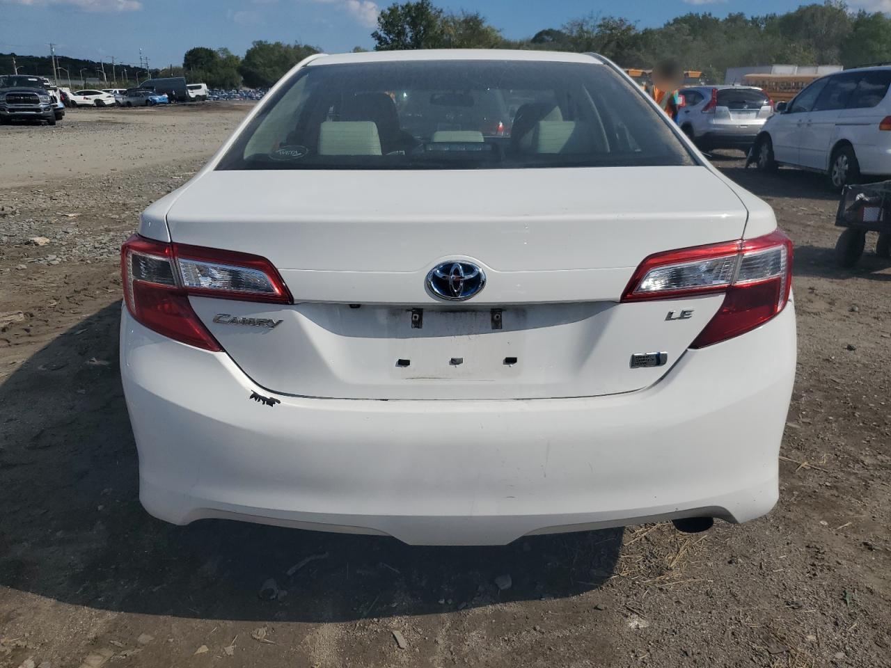 2014 Toyota Camry Hybrid - Image 6