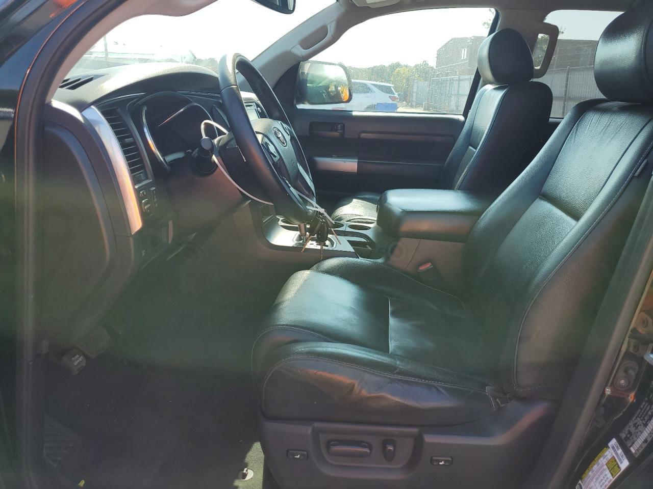 2019 Toyota Sequoia Sr5 - Фото 7