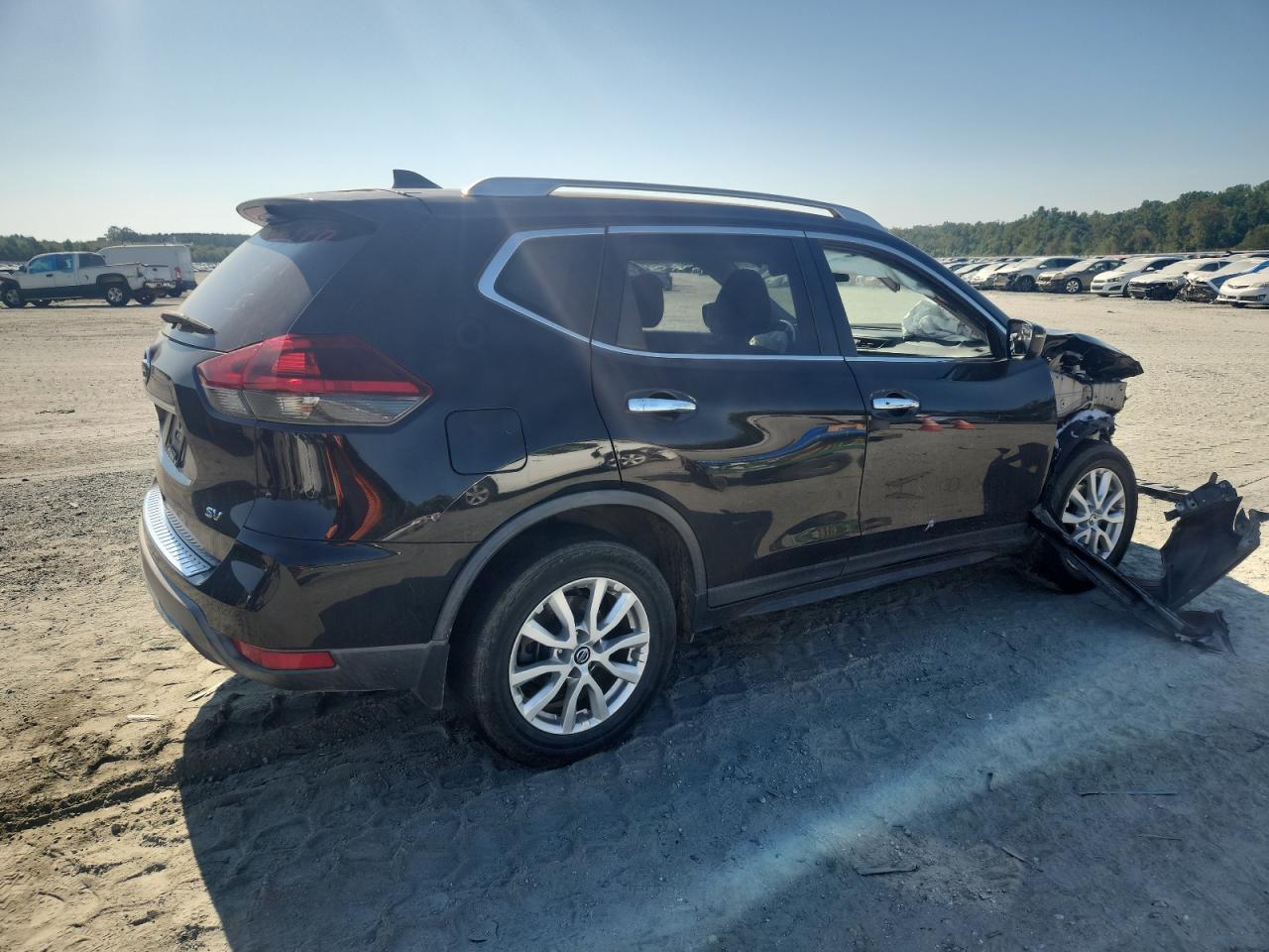 2018 Nissan Rogue S - Image 3