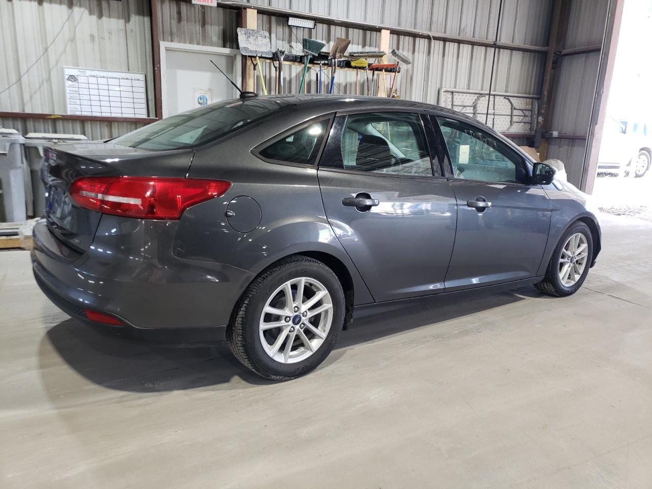 2017 Ford Focus Se - Фото 3