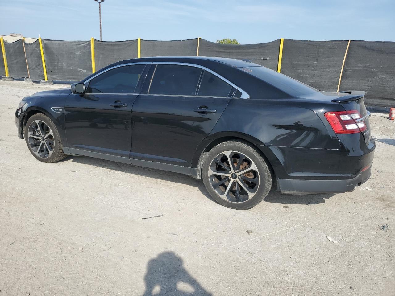 2016 Ford Taurus Sho - Image 2