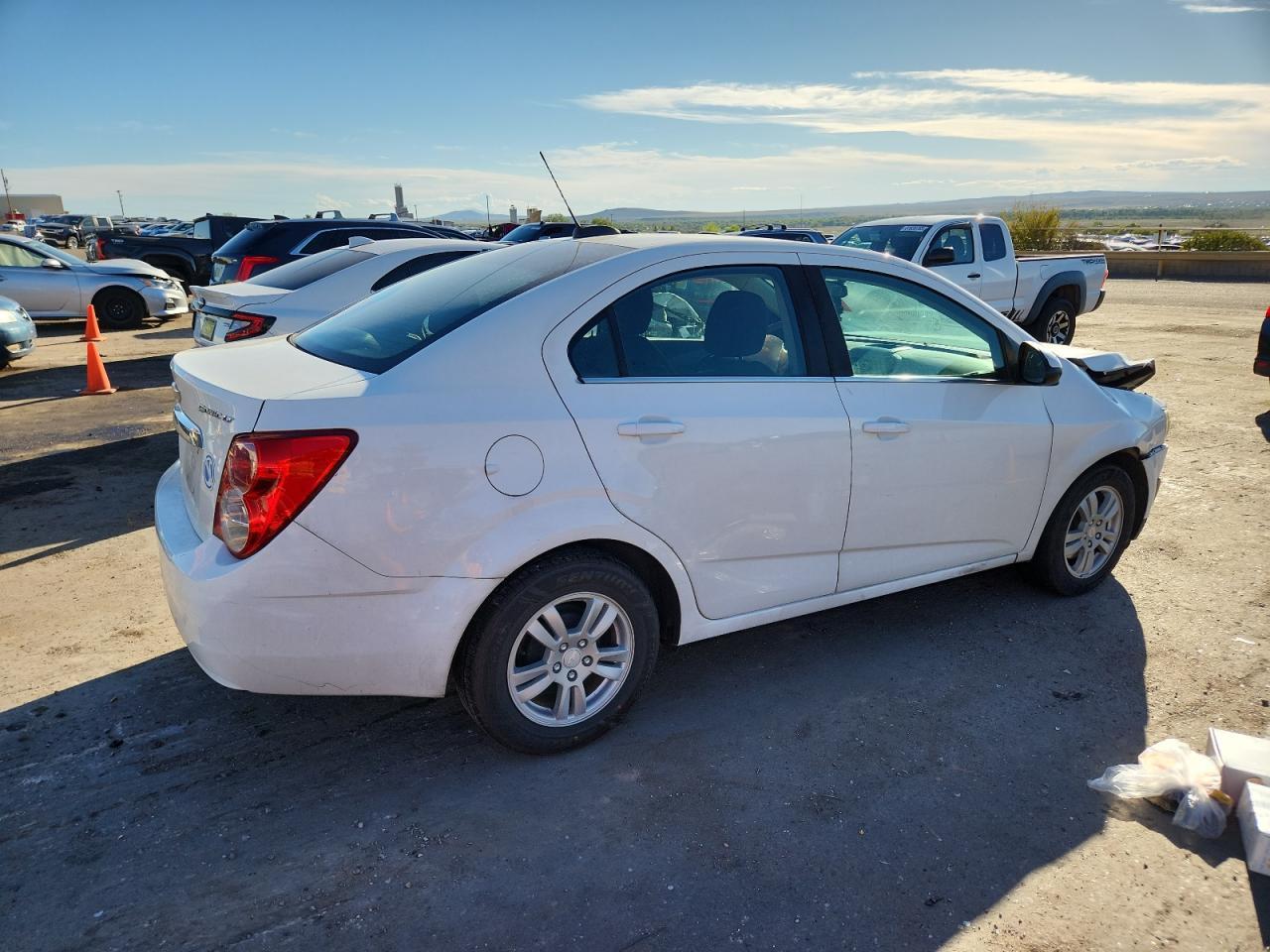 2016 Chevrolet Sonic Lt - Image 3