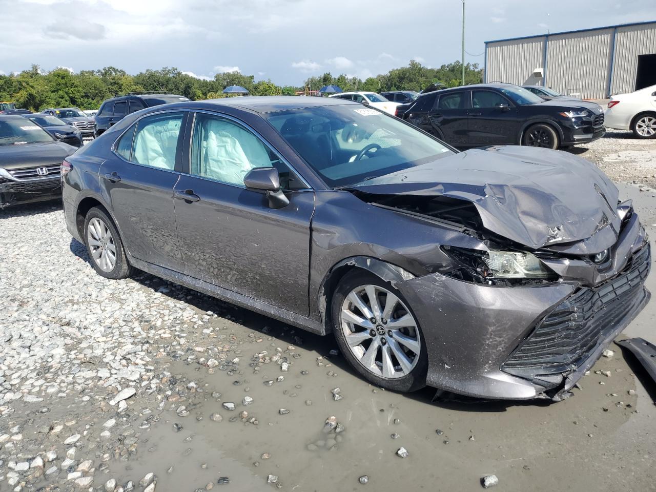 2020 Toyota Camry Le - Фото 4