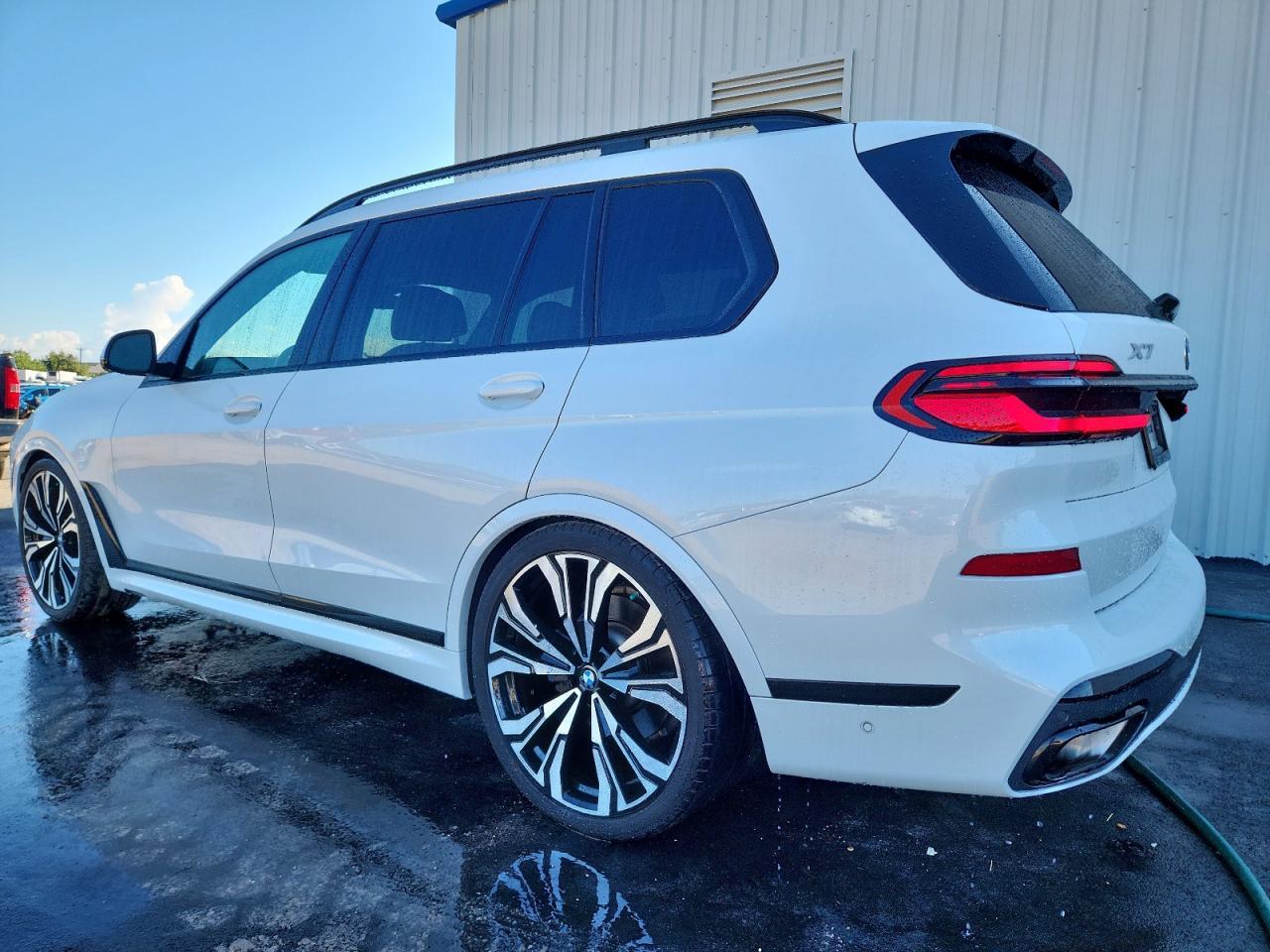 2024 BMW X7 xDrive40I - Фото 2