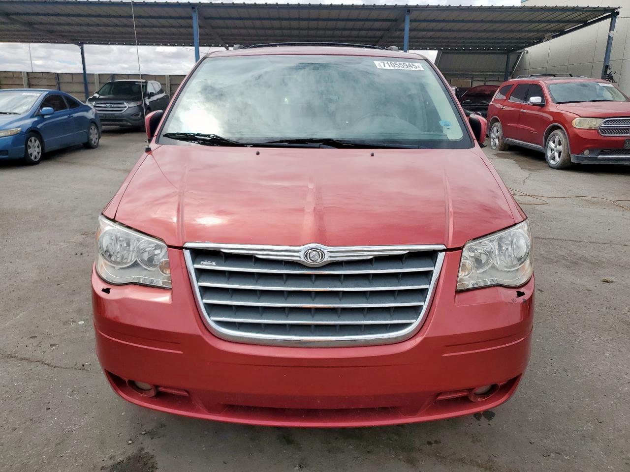 2010 Chrysler Town & Country Touring Plus - Image 5