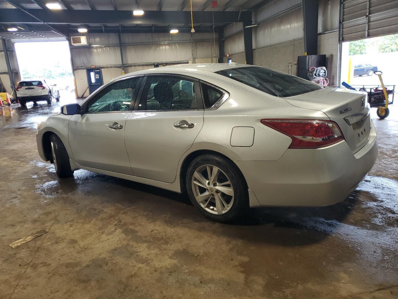 2013 Nissan Altima 2.5 - Фото 2