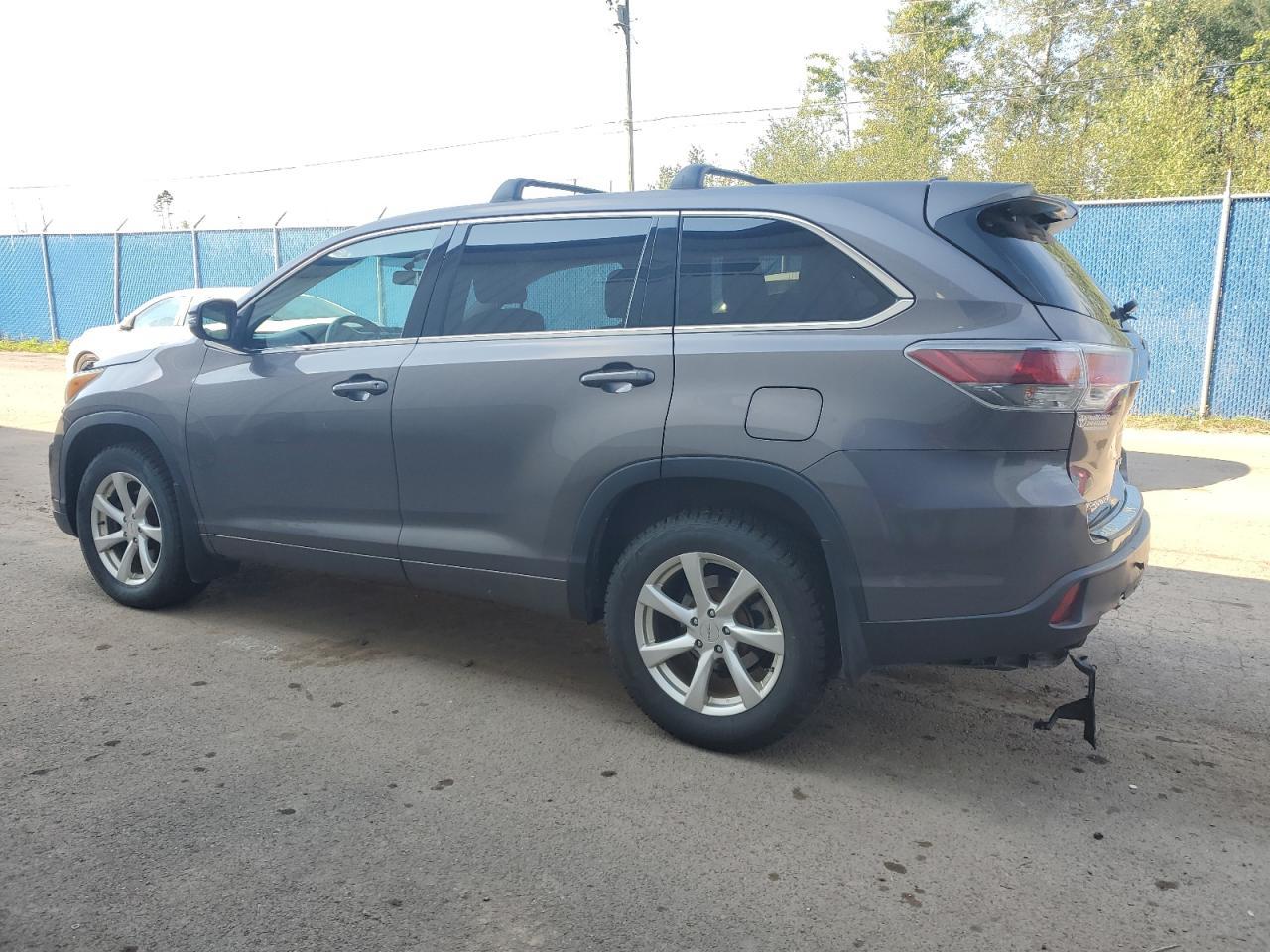 2016 Toyota Highlander Le - Фото 2
