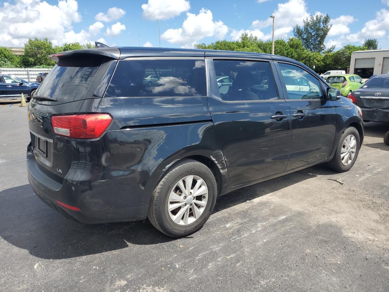 2017 Kia Sedona Lx - Фото 3