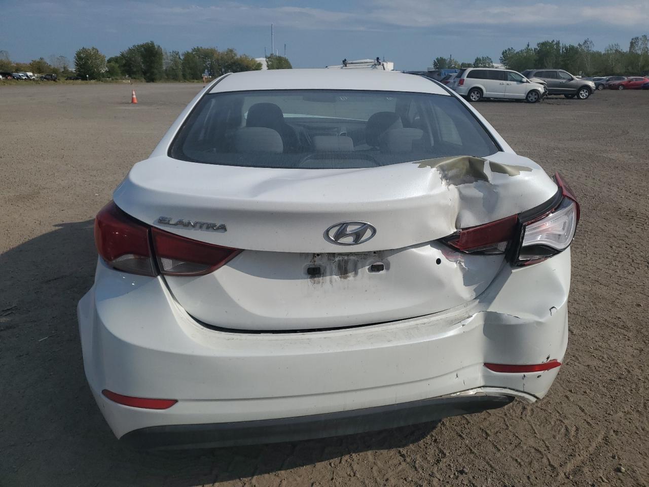 2015 Hyundai Elantra - Фото 6