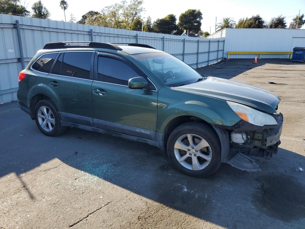 2013 Subaru Outback 3.6R Limited - Image 4