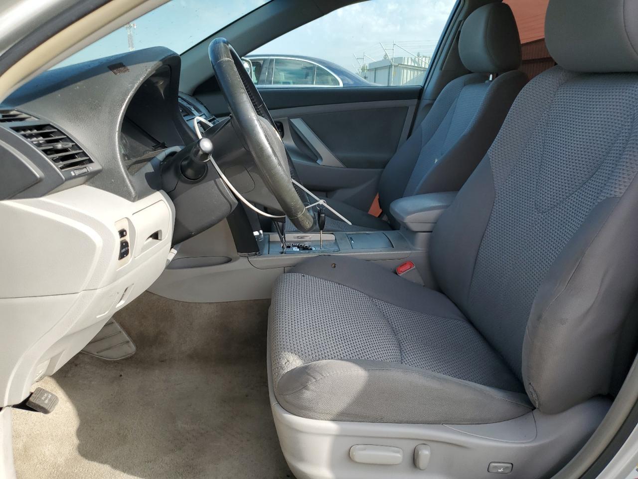 2010 Toyota Camry Base - Фото 7