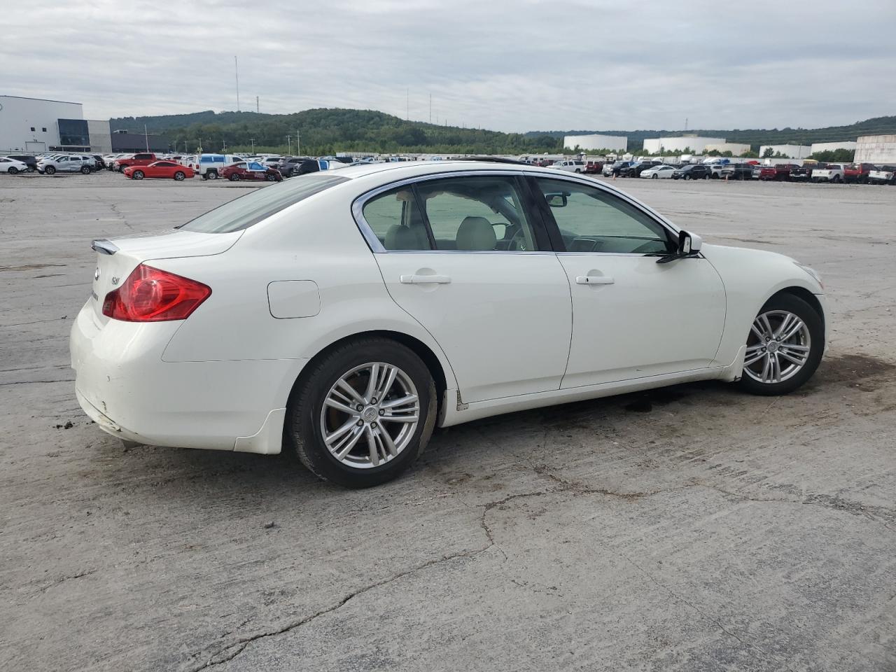 2013 Infiniti G37 Base - Image 3
