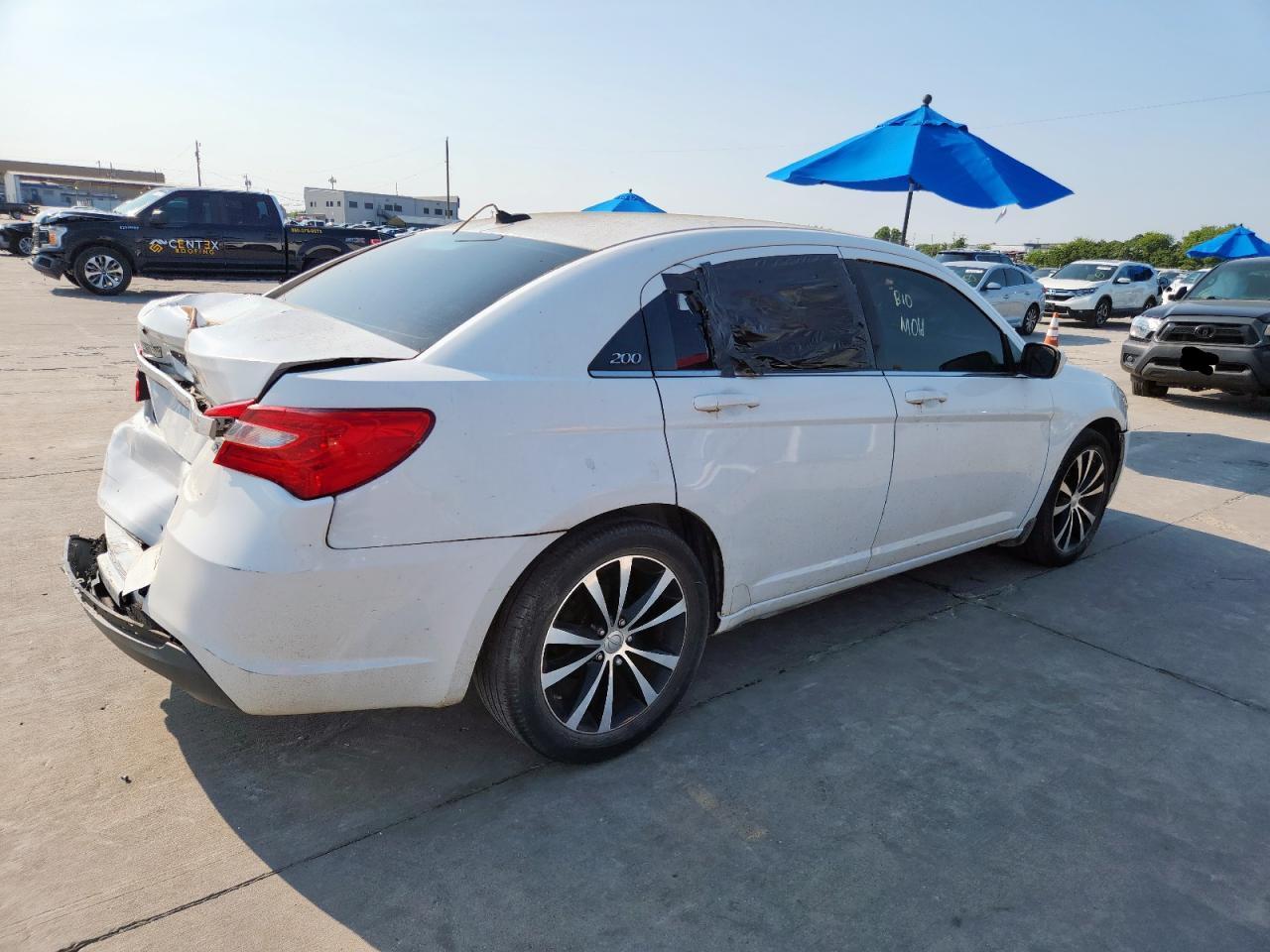 2013 Chrysler 200 Touring - Image 3