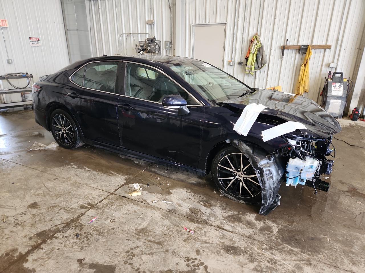 2022 Toyota Camry Se - Фото 4