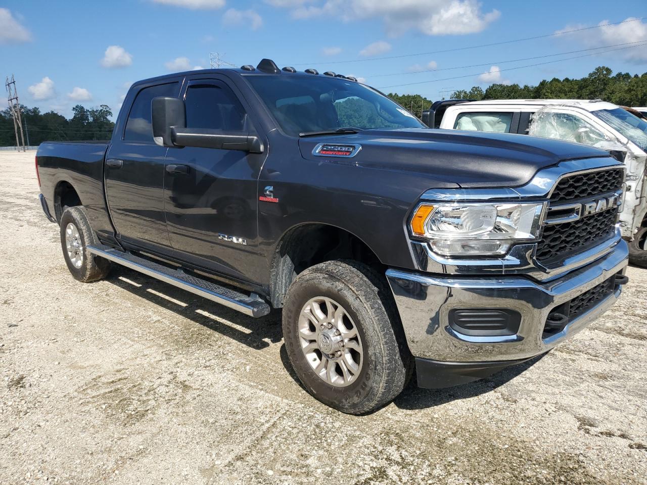 2022 Ram 2500 Tradesman - Фото 4