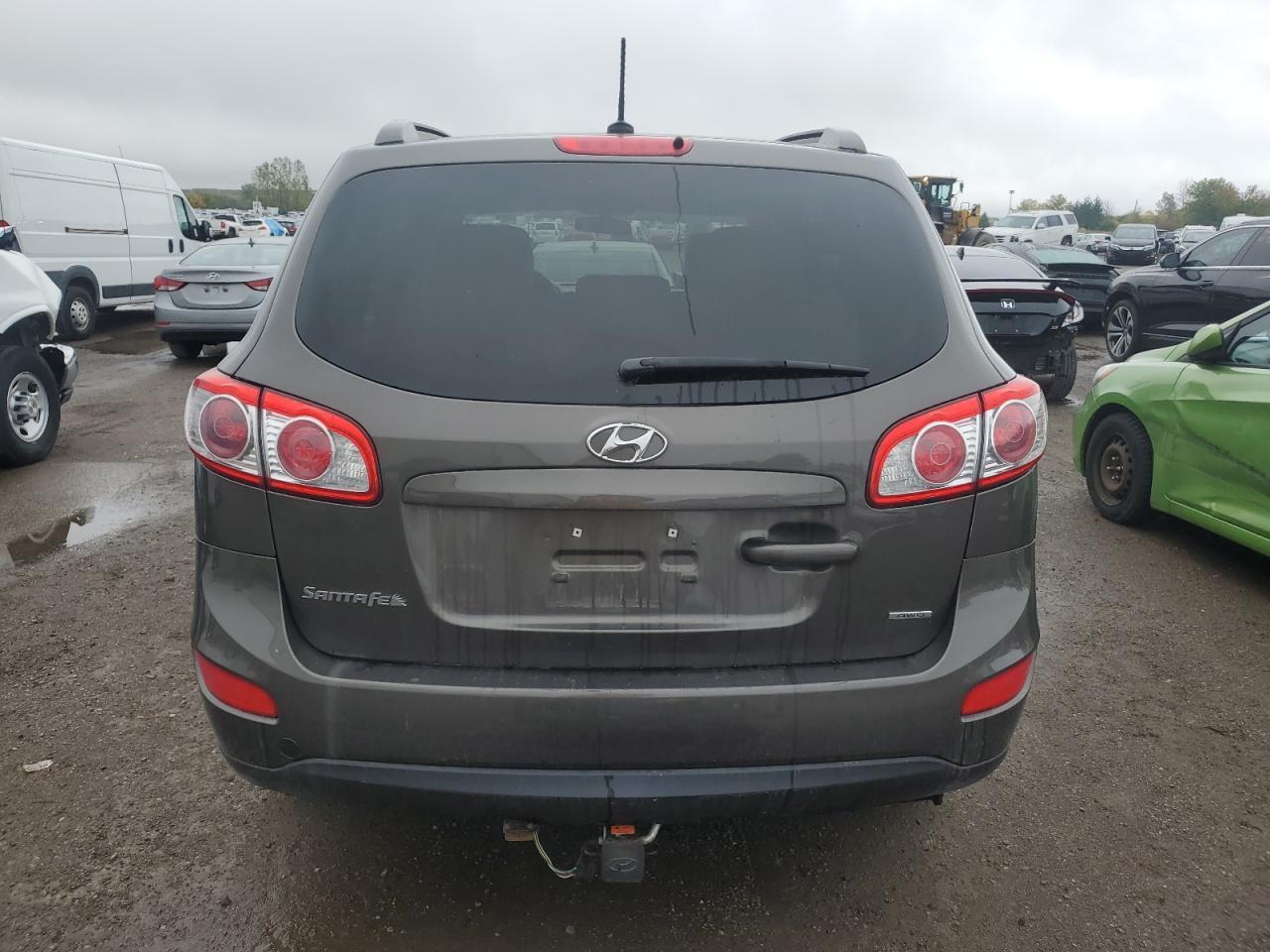 2012 Hyundai Santa Fe Gls - Image 6