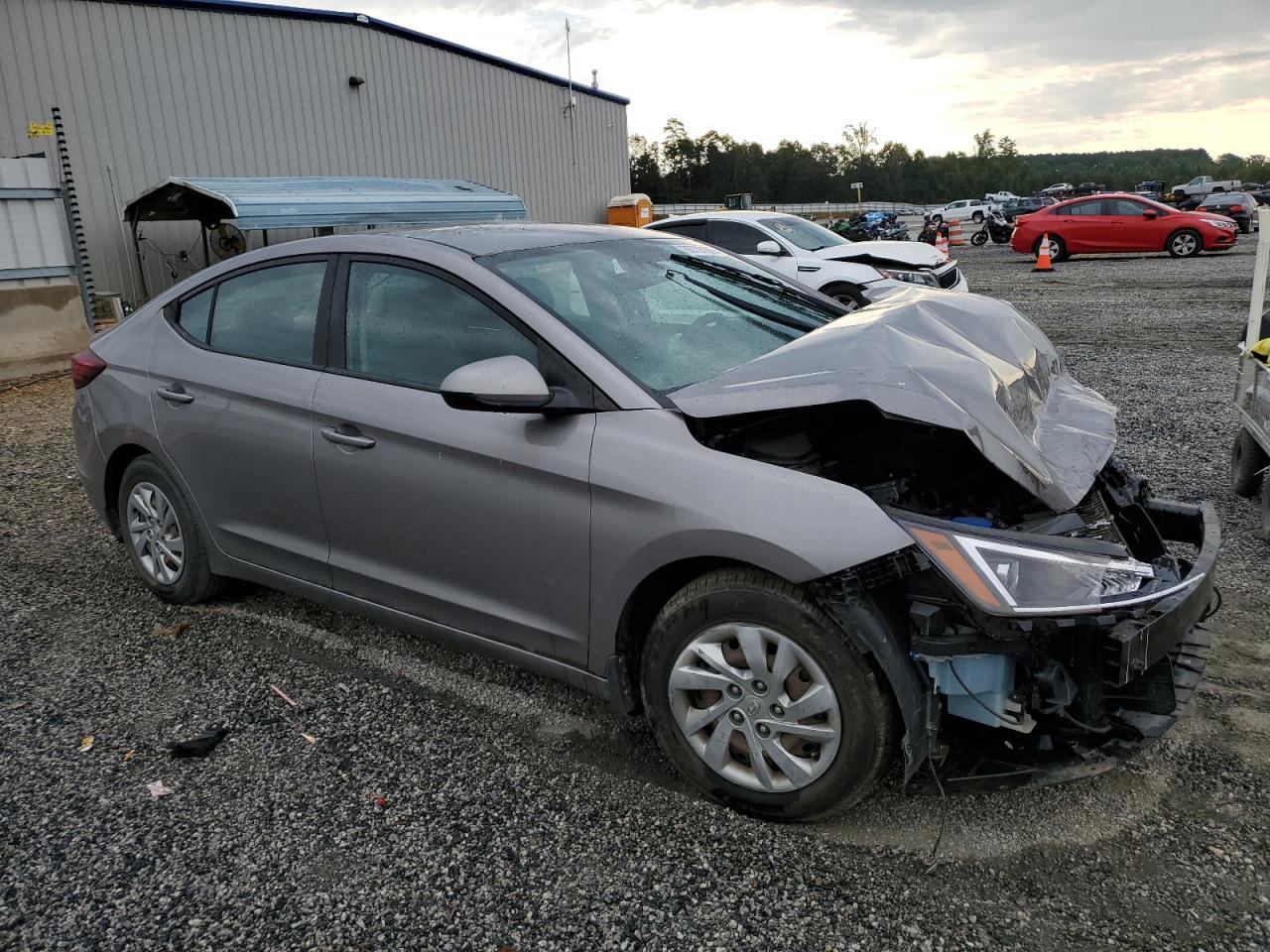 2020 Hyundai Elantra Se - Фото 4