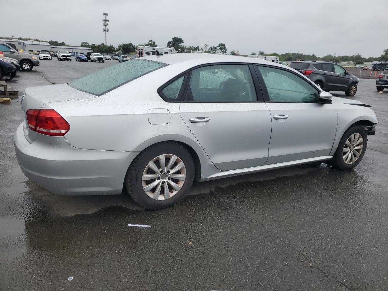 2012 Volkswagen Passat S - Image 3