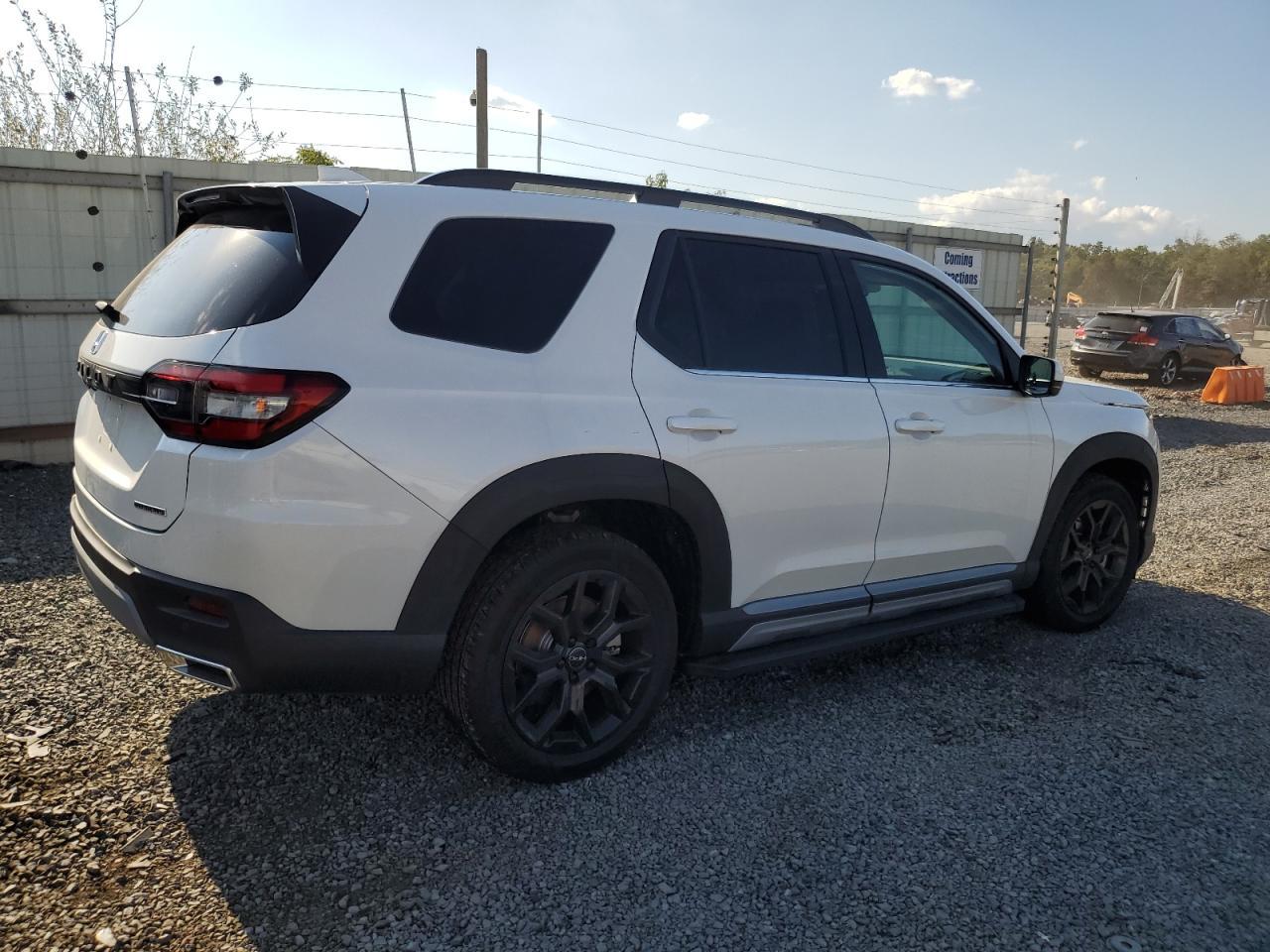 2025 Honda Pilot Touring - Фото 3