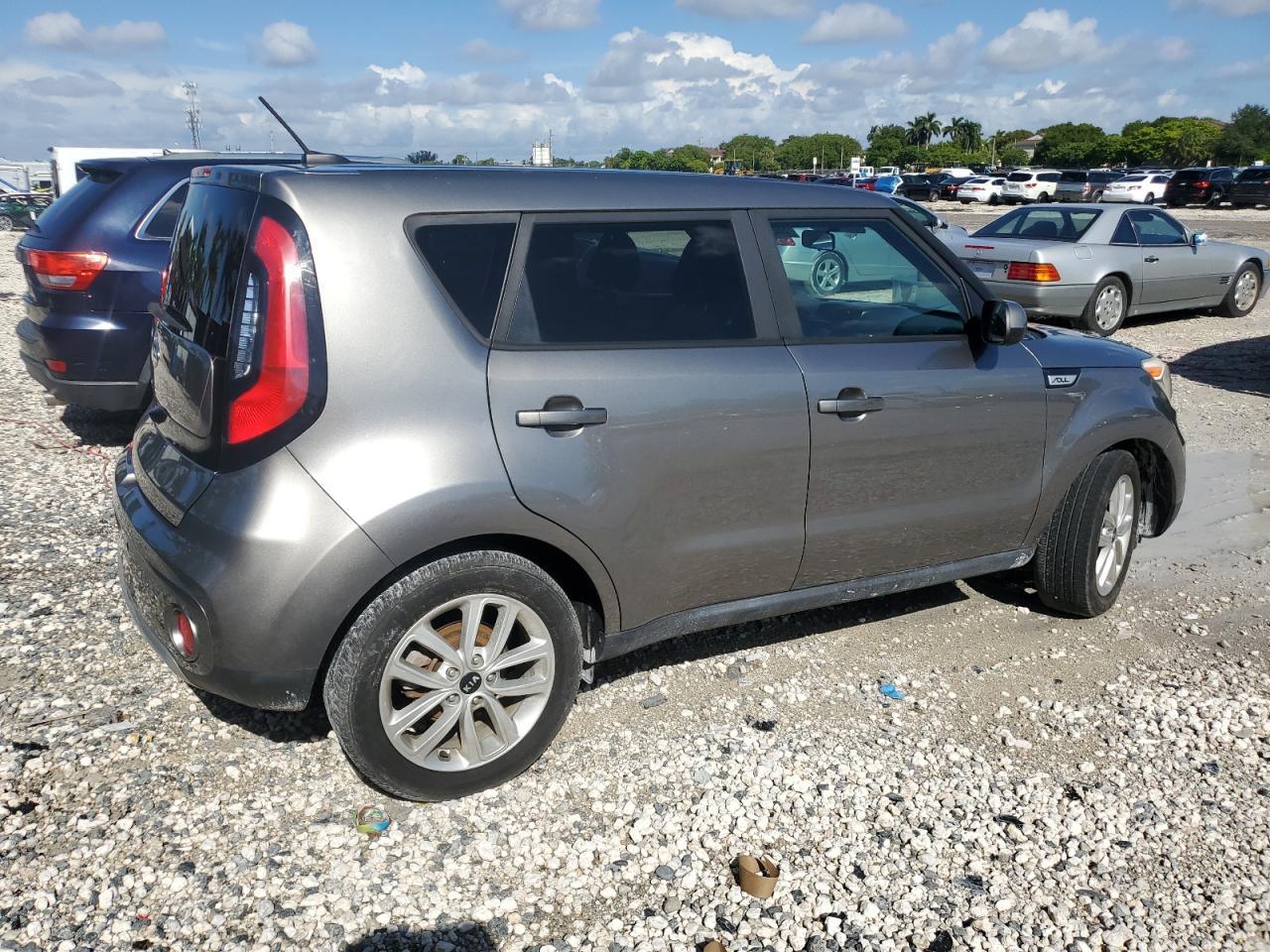 2017 Kia Soul + - Фото 3