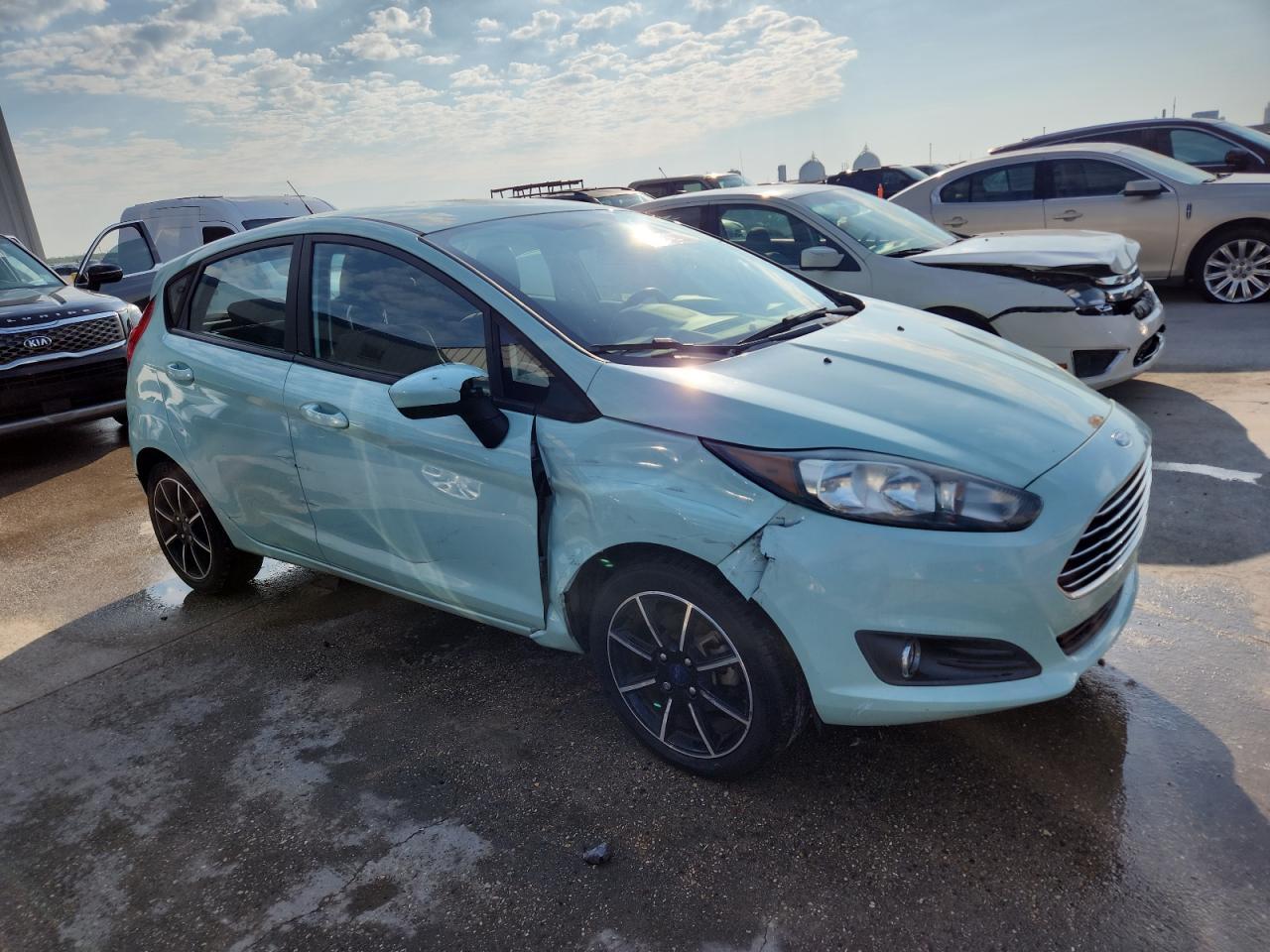 2017 Ford Fiesta Se - Фото 4