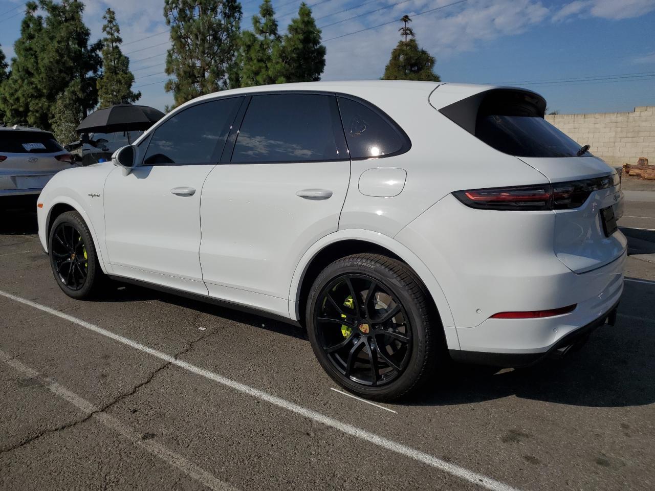 2022 Porsche Cayenne E-Hybrid - Фото 2