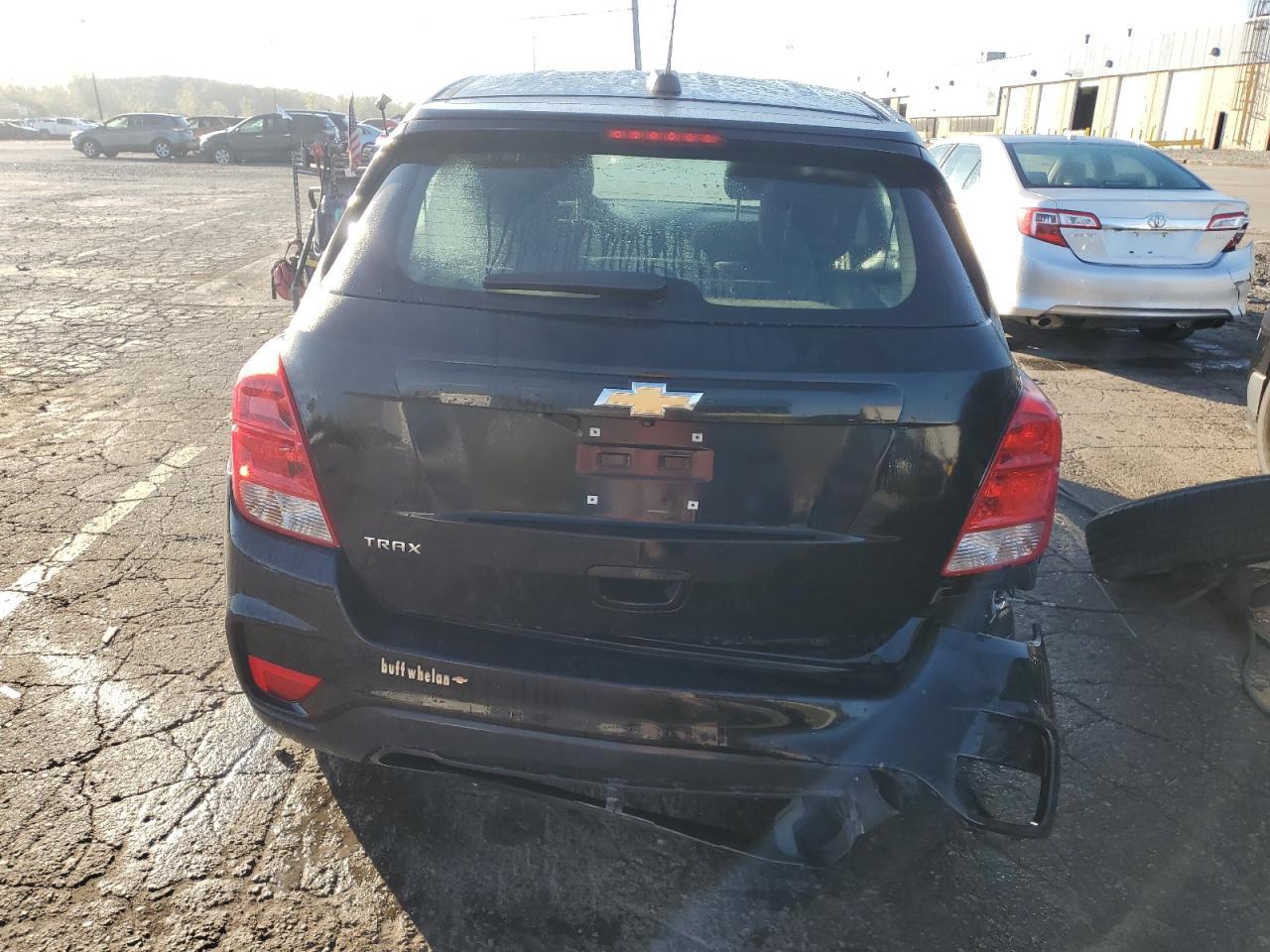 2019 Chevrolet Trax Ls - Image 6