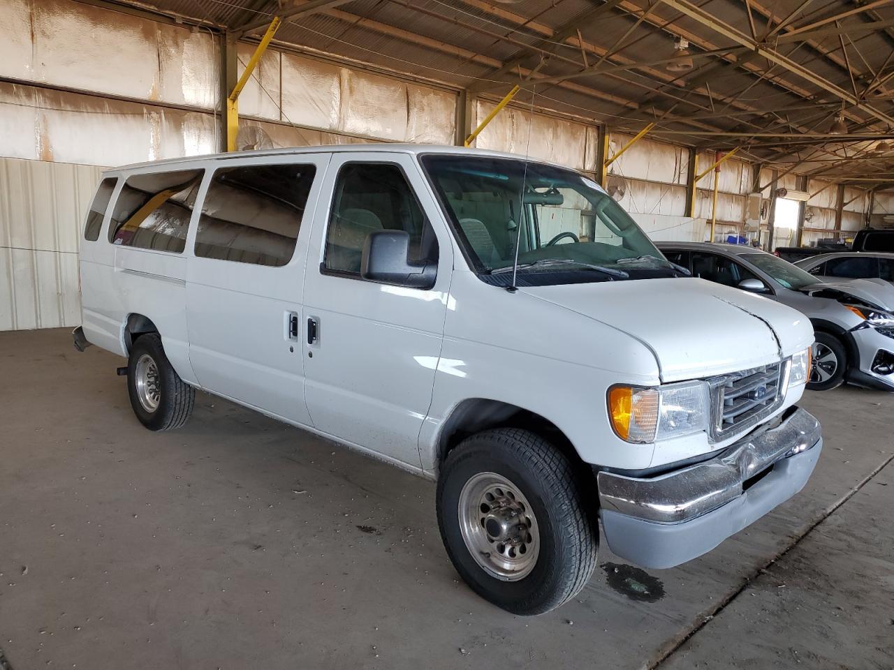 2003 Ford Econoline E350 Super Duty Wagon - Фото 4