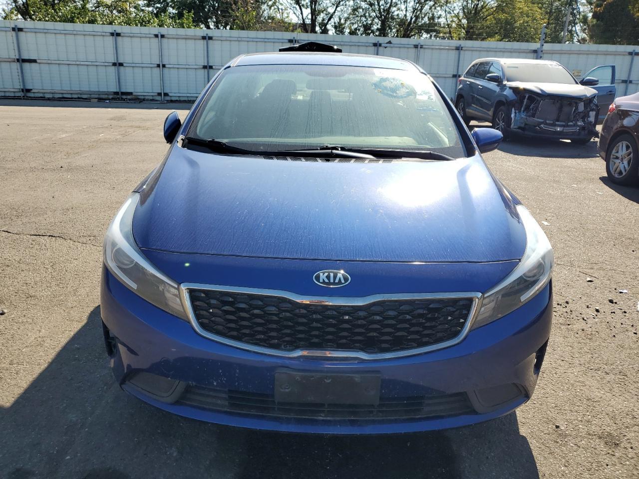 2017 Kia Forte Lx - Image 5